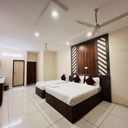 Gypsy Hotel Cusat Kochi Exterior photo