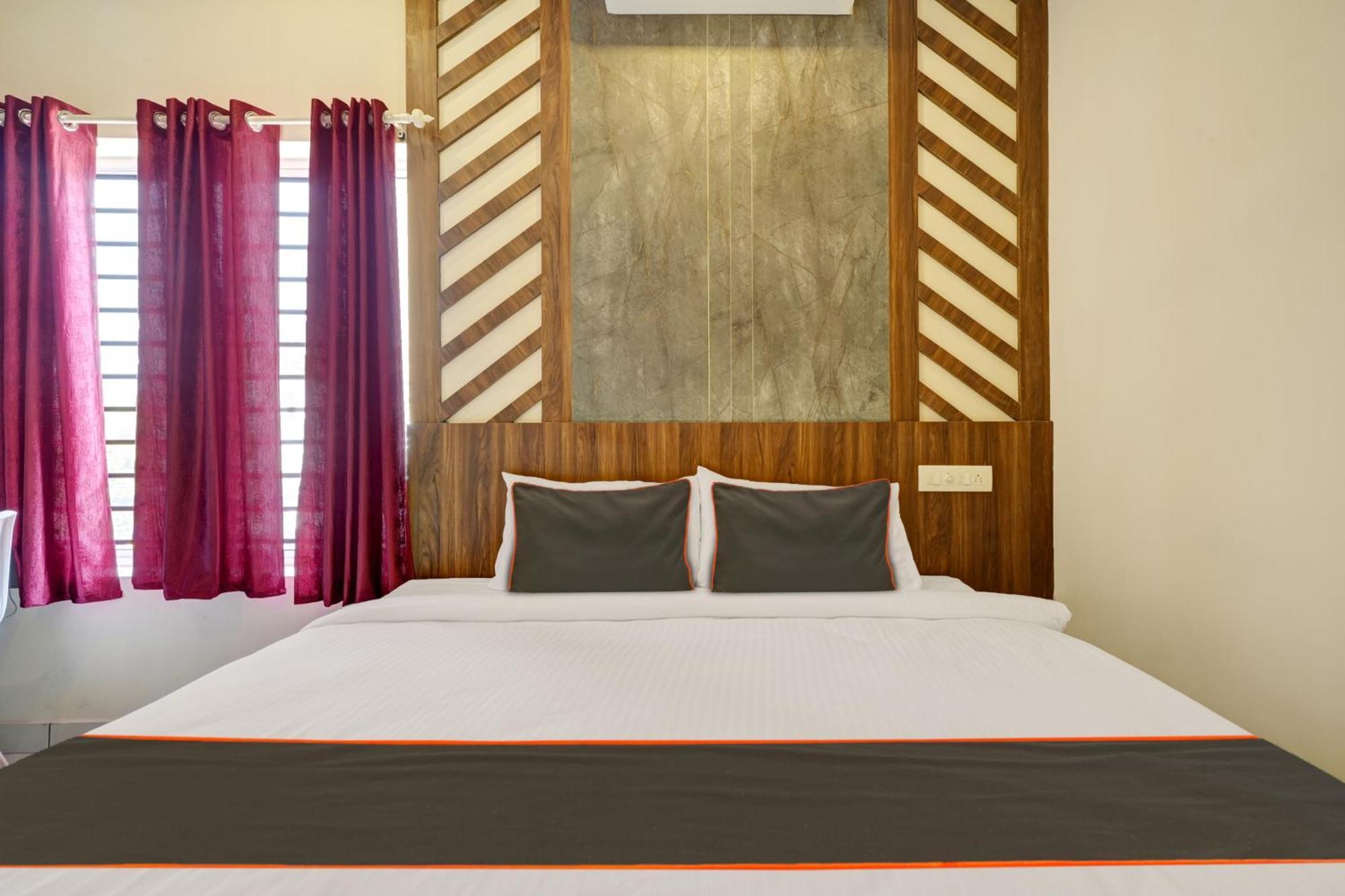 Gypsy Hotel Cusat Kochi Exterior photo